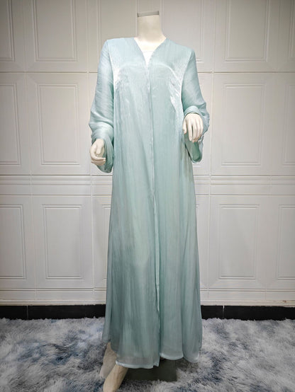 Women's Muslim robe Dubai wearing shiny silk dress
