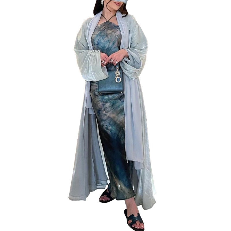 Women's Muslim robe Dubai wearing shiny silk dress